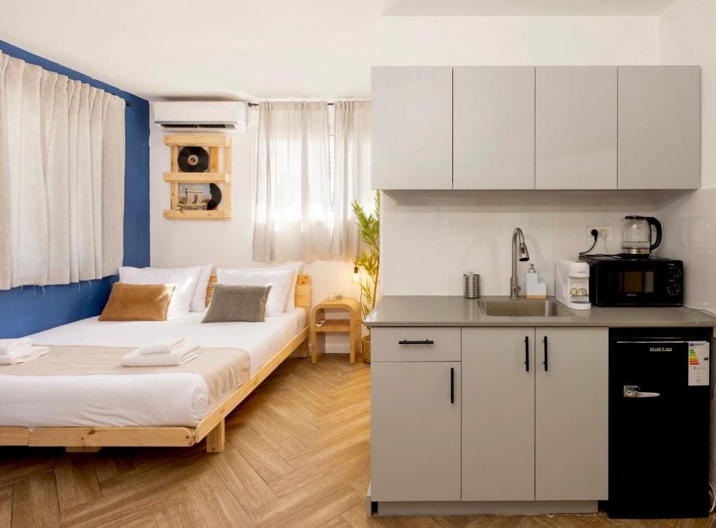 Queen Studio room - Image 1