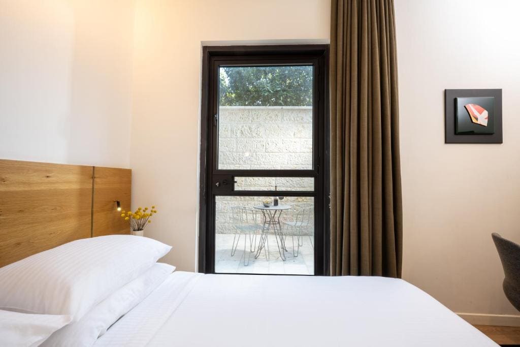 Classic Room with Patio room - Image 2