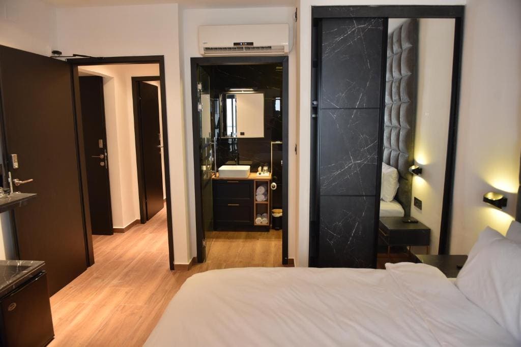 Classic Triple Room room - Image 3