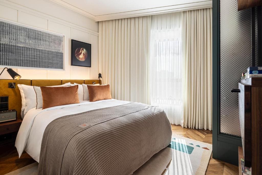 Junior Suite with Balcony room - Image 1