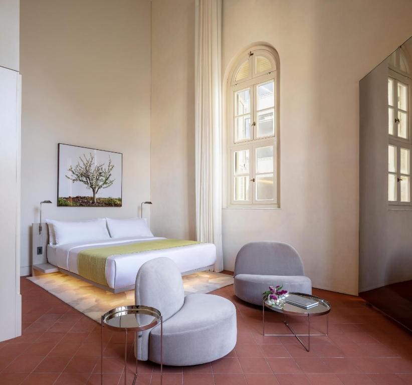 Grand Deluxe Historic Wing room - Image 1