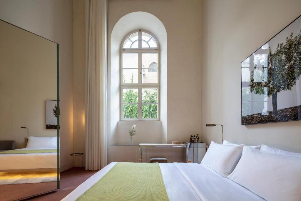 Deluxe Historic Wing room - Image 1