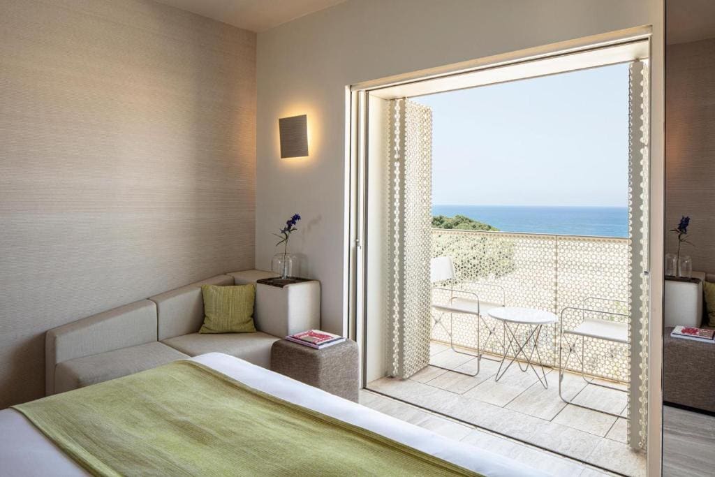 Deluxe Balcony Sea View room - Image 1