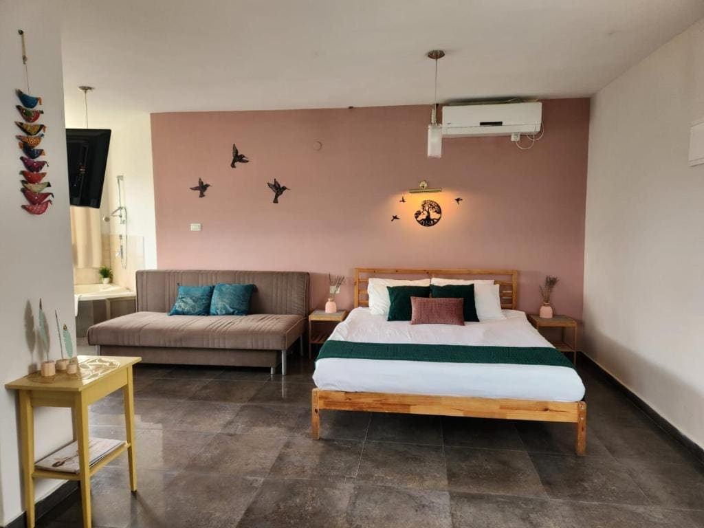 Studio with Balcony room - Image 2