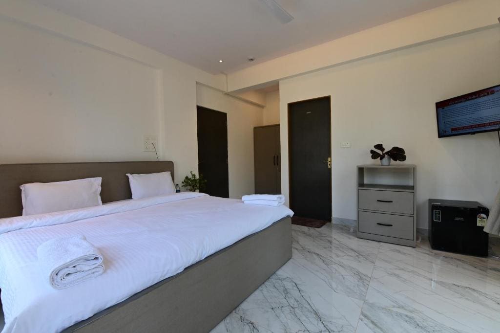 Deluxe Room room - Image 3
