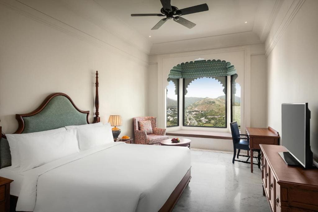 King Room with Mountain View room - Image 1