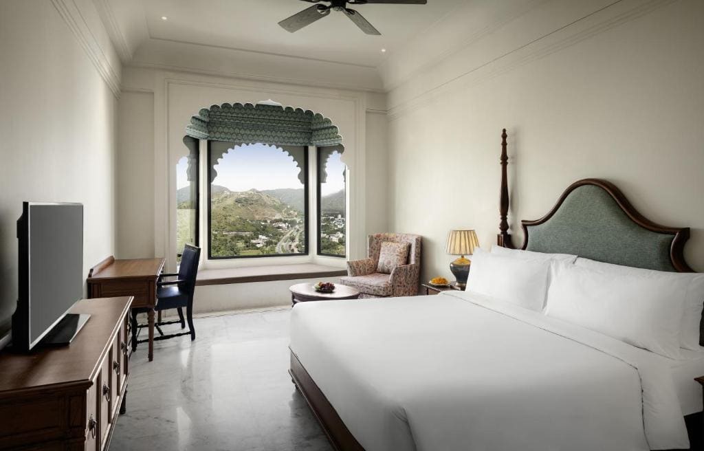 King Room with Mountain View room - Image 3