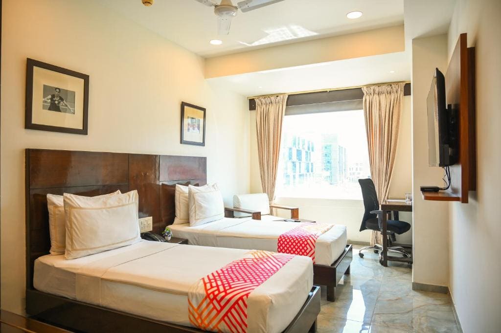 Deluxe Twin Room room - Image 1