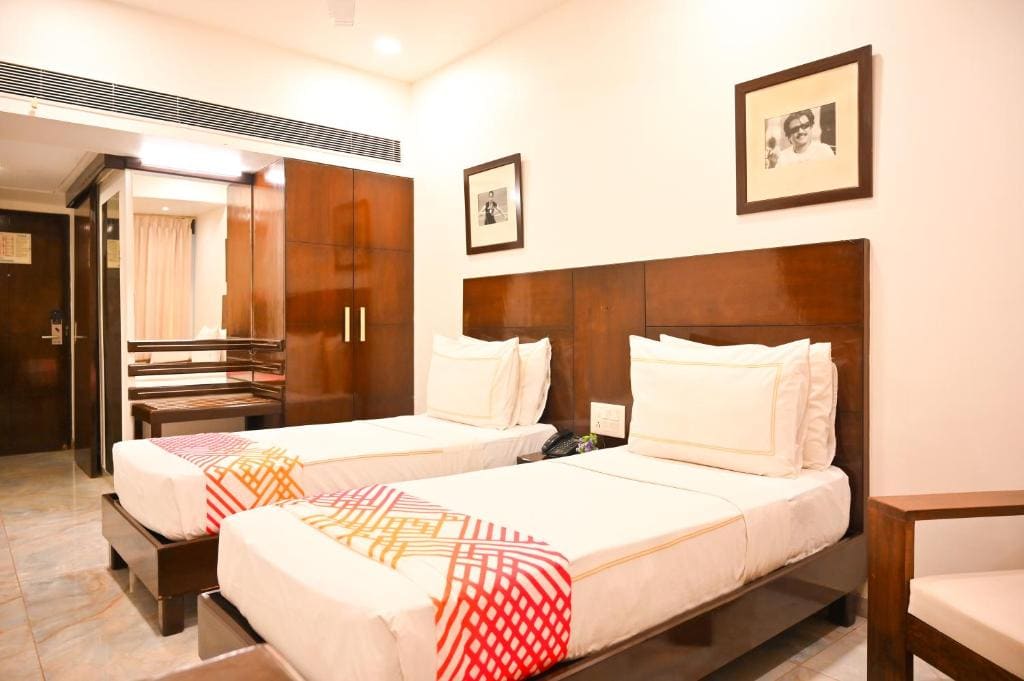 Deluxe Twin Room room - Image 3