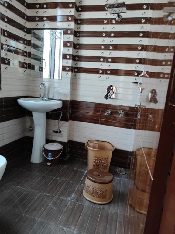 Deluxe Family Room room - Image 3