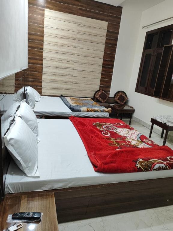 Deluxe Family Room room - Image 1