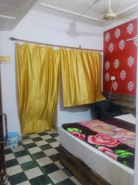 Family Room with Bathroom room - Image 2