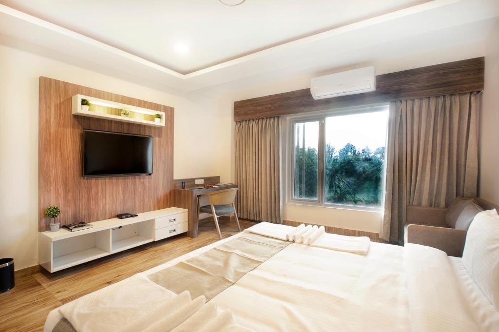 Deluxe Room room - Image 3
