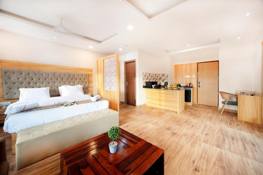 Deluxe Suite room - Image 3