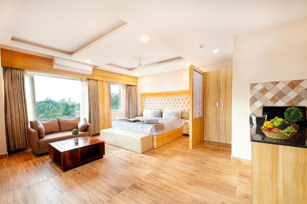Deluxe Suite room - Image 2