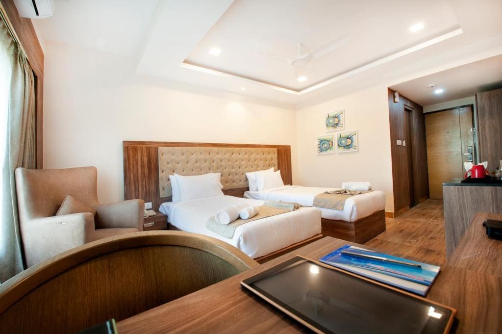 Deluxe Twin Room room - Image 2