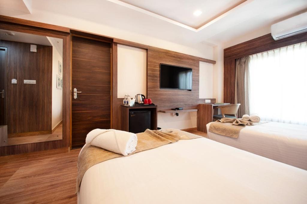 Deluxe Twin Room room - Image 3