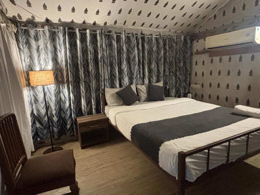 Tent room - Image 3