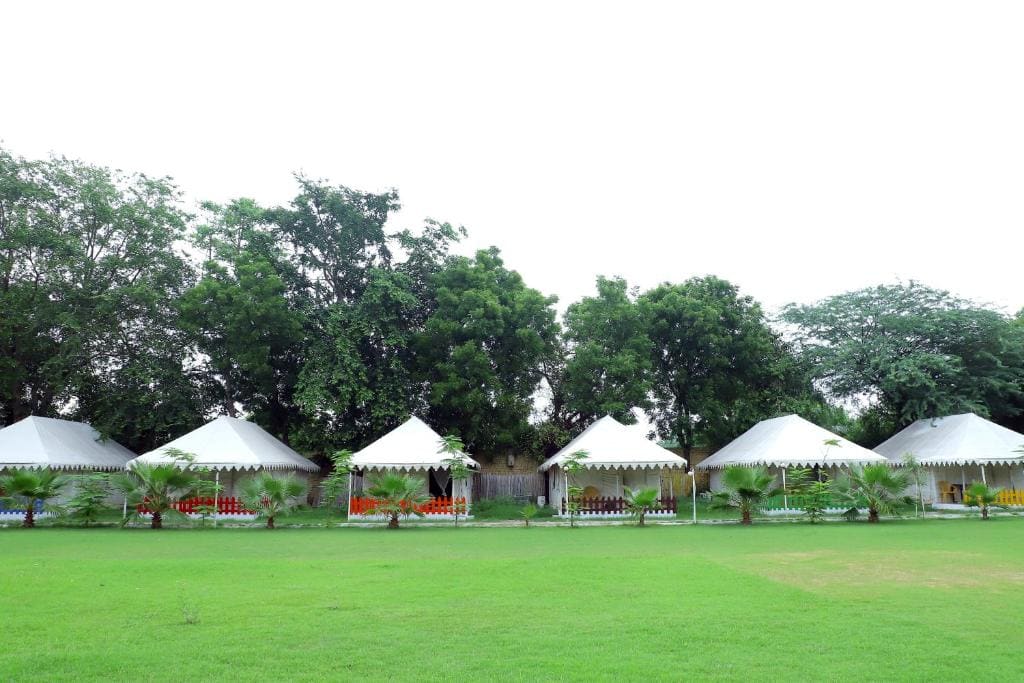 Tent room - Image 1
