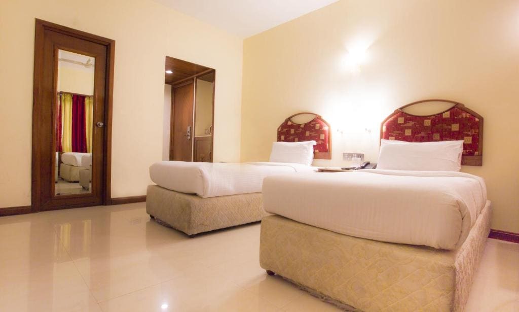 Superior Double or Twin Room room - Image 2