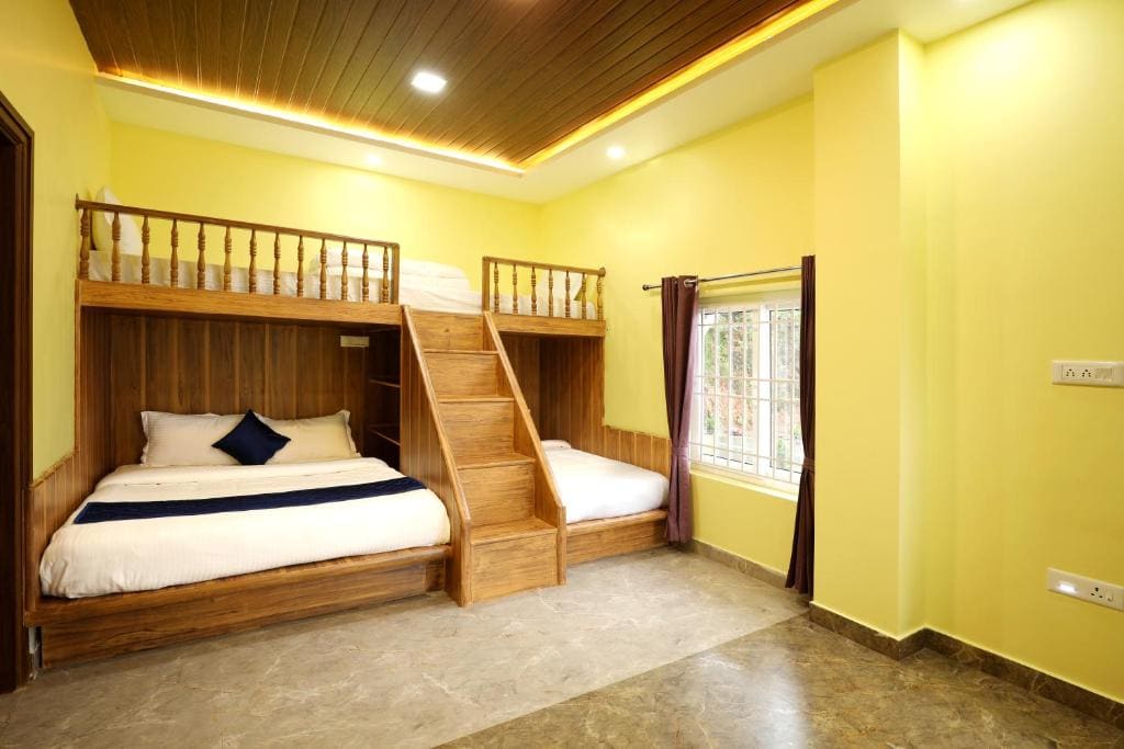 10-Bed Mixed Dormitory Room room - Image 2