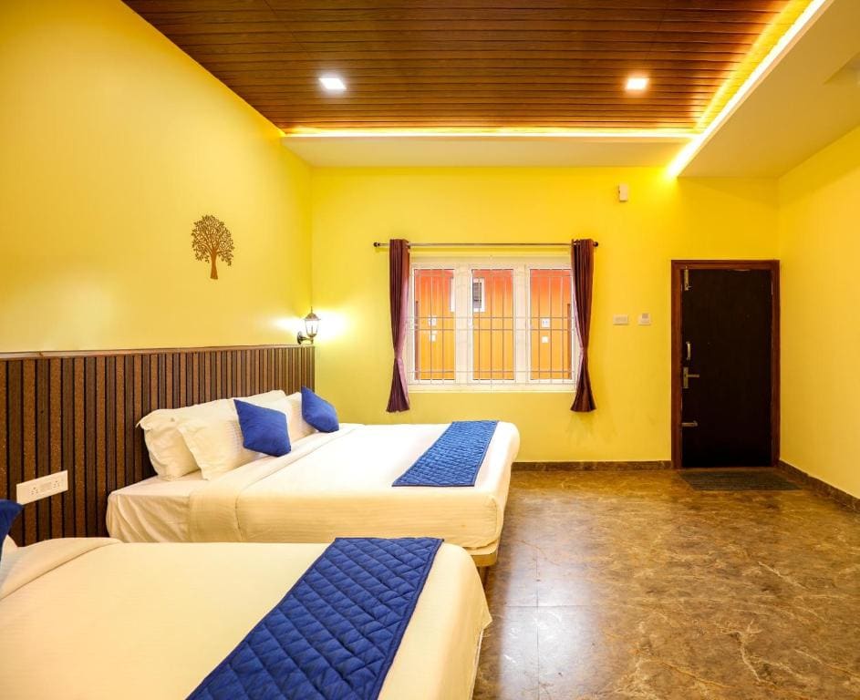 Family Room room - Image 2