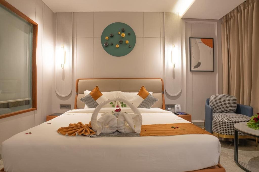 Junior Suite with Balcony room - Image 1