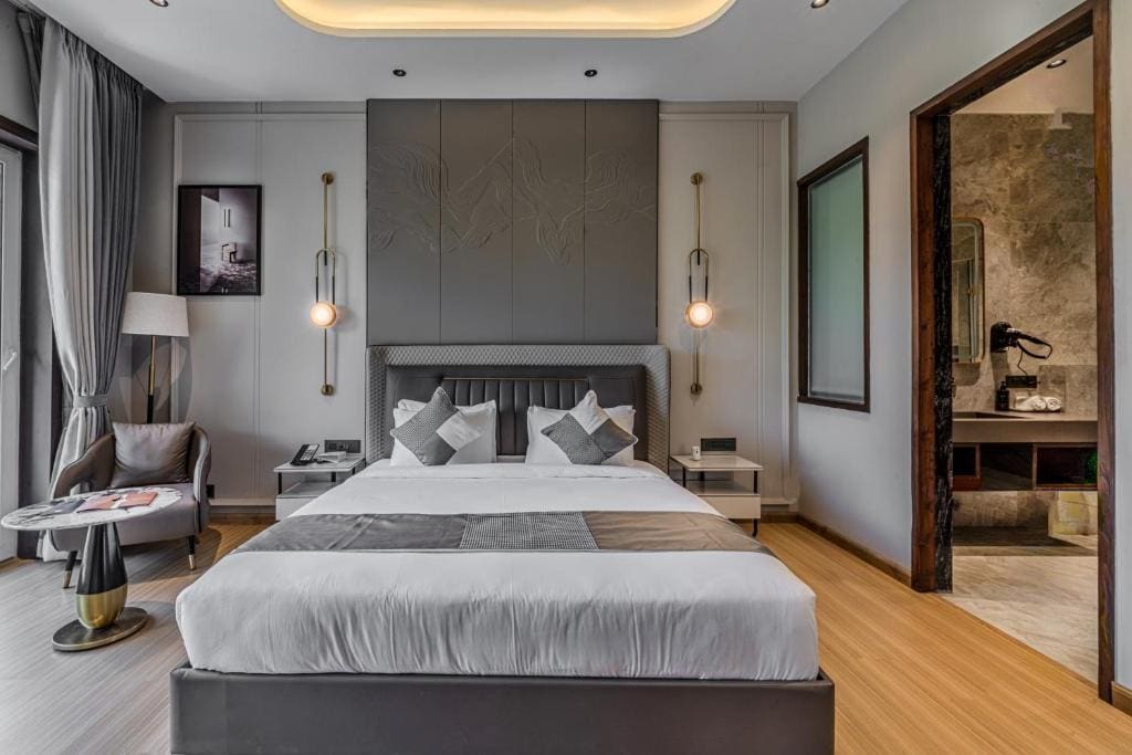 Villa with Private Pool room - Image 2