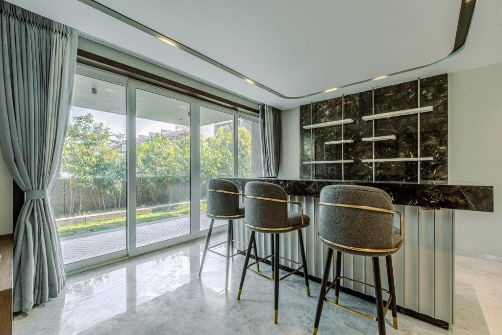 Villa with Private Pool room - Image 3