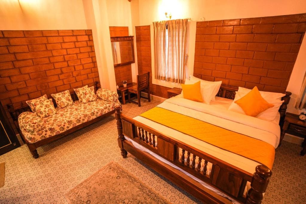 Deluxe Double Room with Balcony room - Image 1