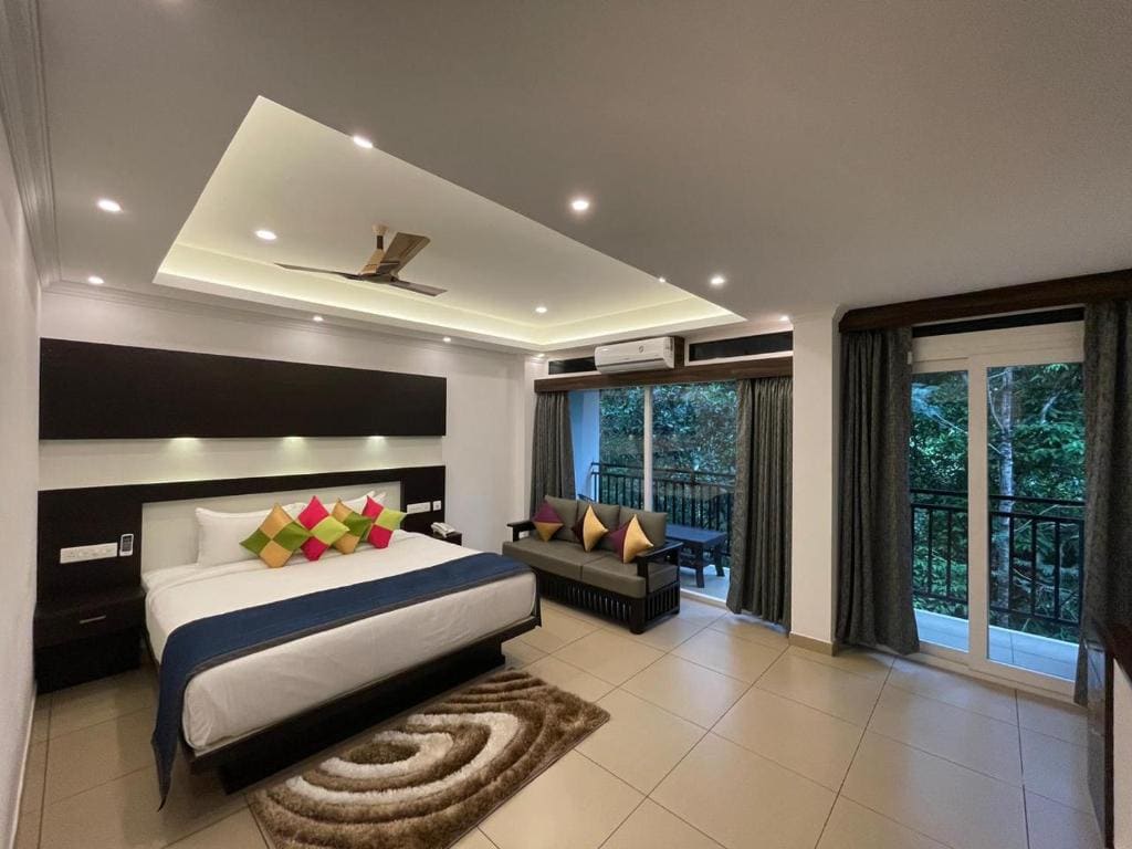 Double Room with Balcony room - Image 1