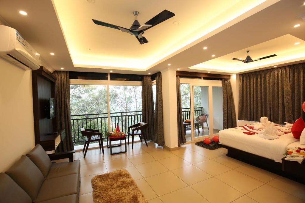 Double Room with Balcony room - Image 3