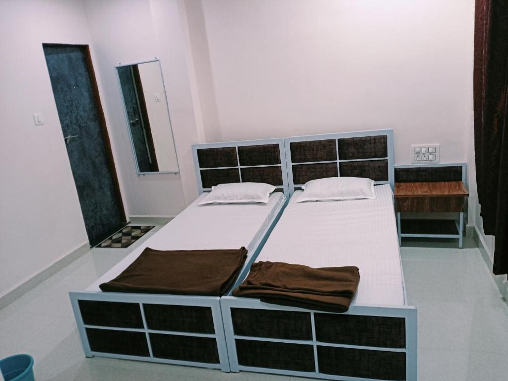 Triple Room with Private Bathroom room - Image 3