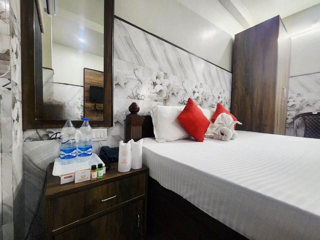 Standard Double Room with Fan room - Image 3