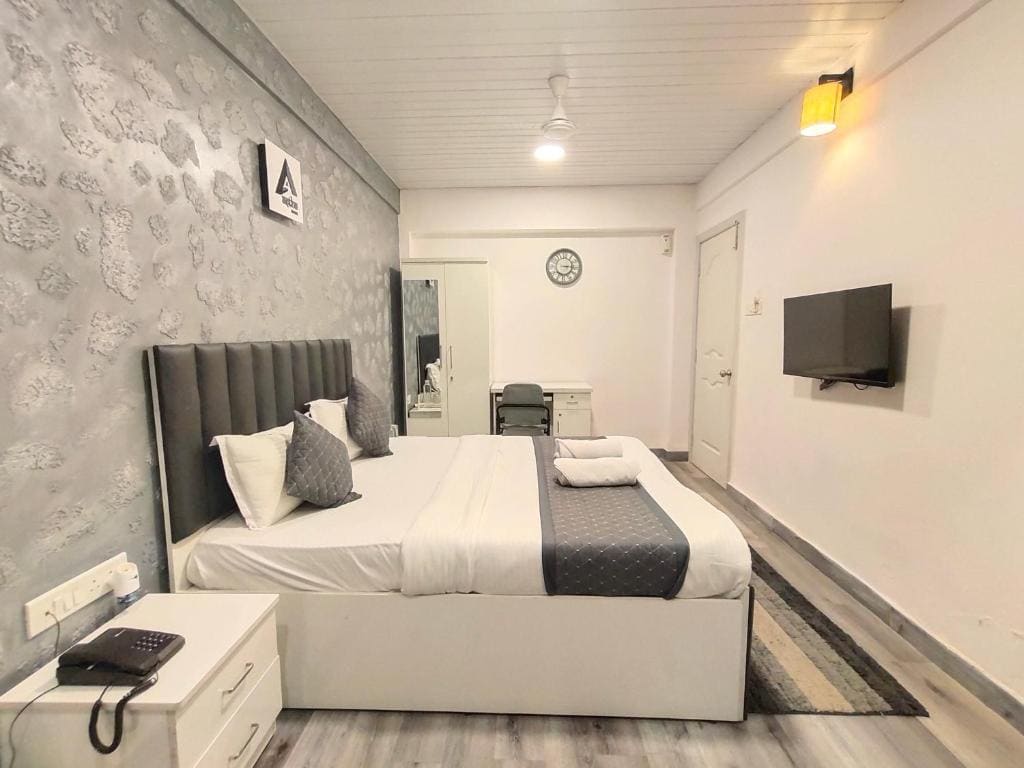Deluxe Room room - Image 3