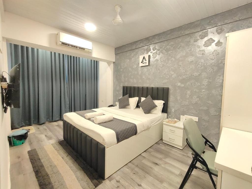 Deluxe Room room - Image 2