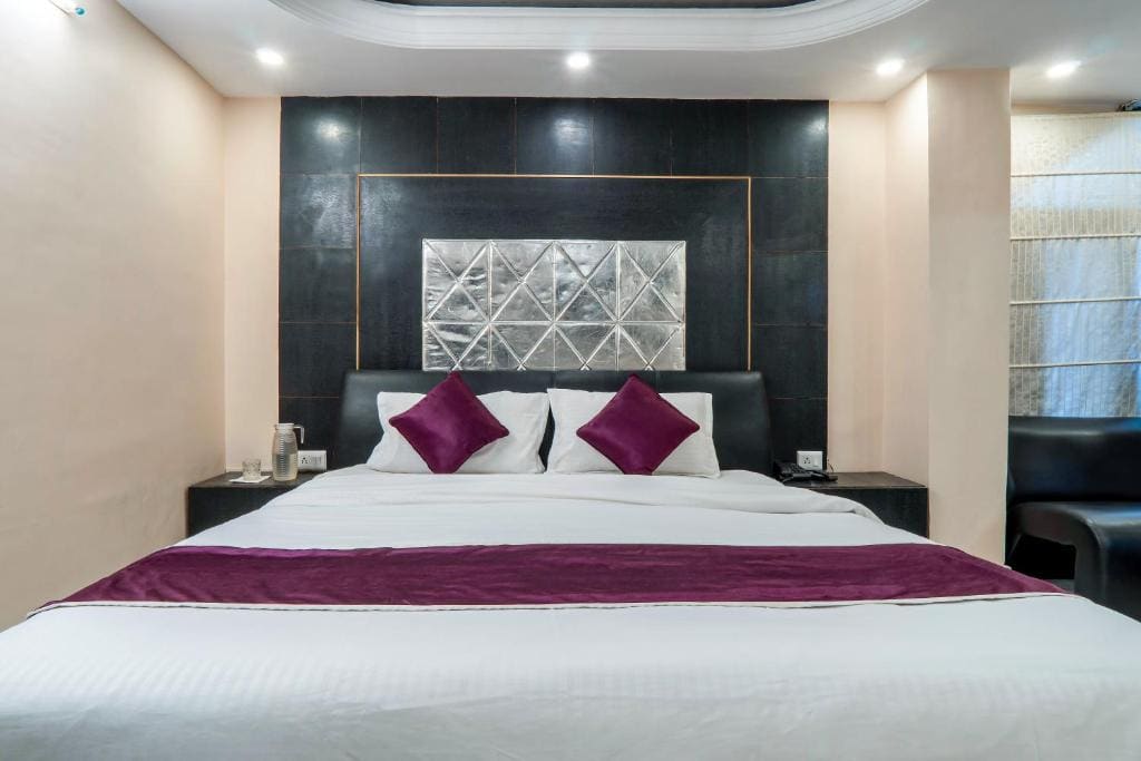 Deluxe Family Room room - Image 1