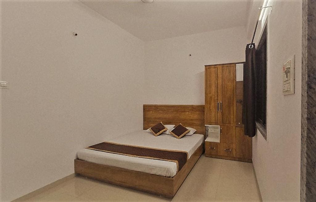 Deluxe Queen Room room - Image 3