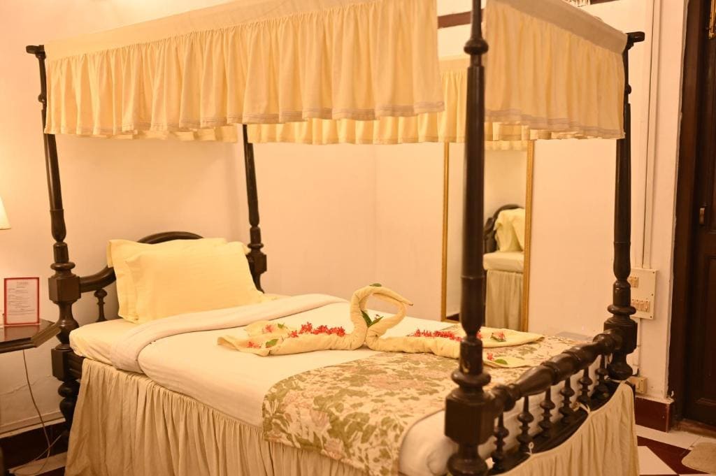 Deluxe Twin Room room - Image 1