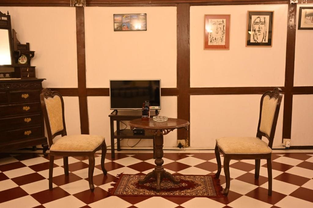 Deluxe Twin Room room - Image 3