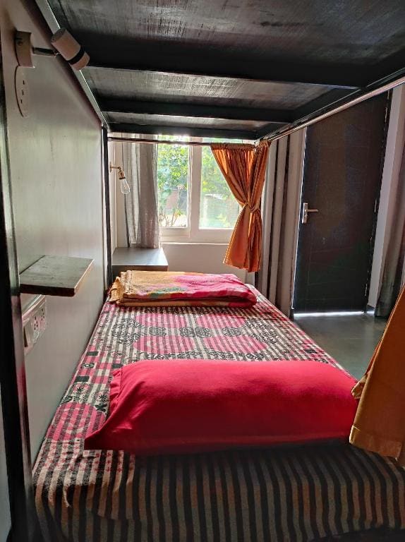 Bed in 6-Bed Mixed Dormitory Room room - Image 2
