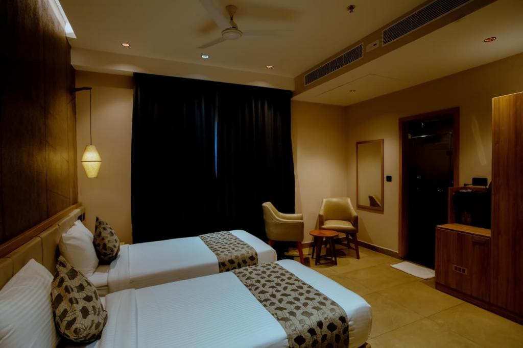 Deluxe Twin Room room - Image 3