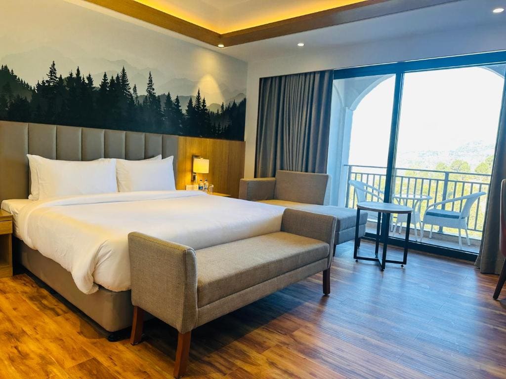 Standard King Room with No View - Non-Smoking room - Image 2
