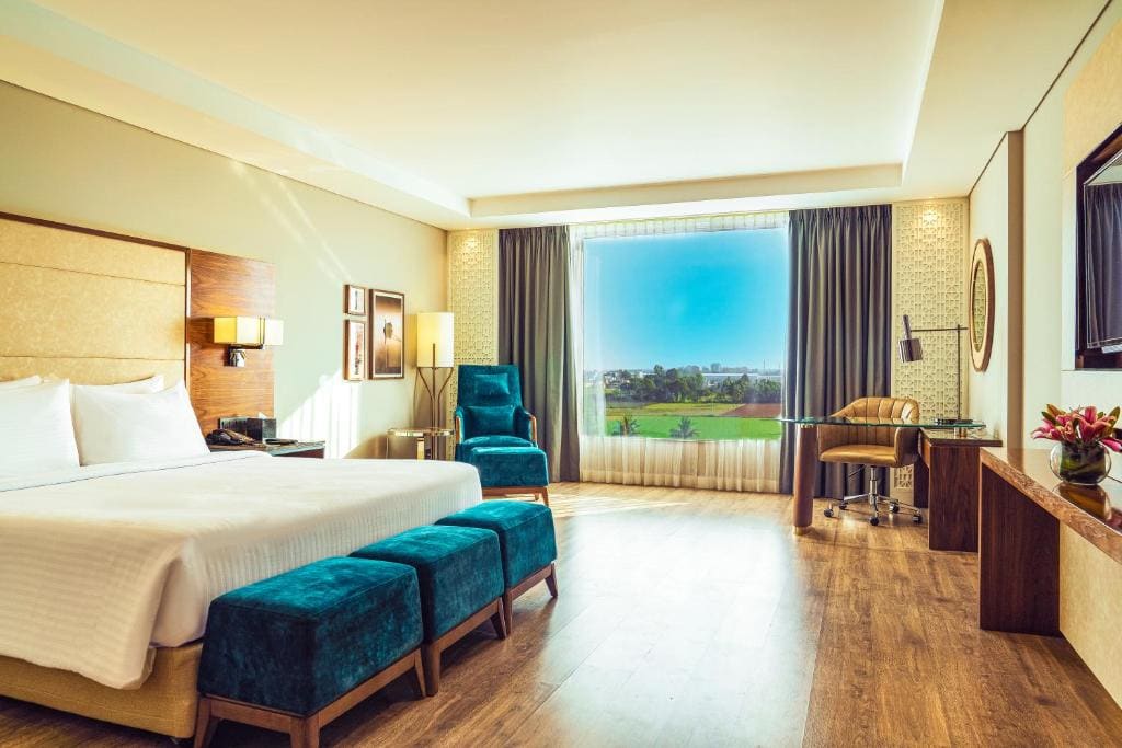 Deluxe Room room - Image 2