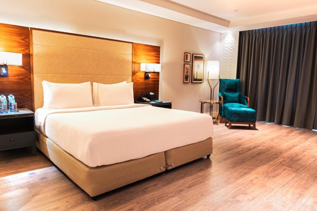 Deluxe Room room - Image 3
