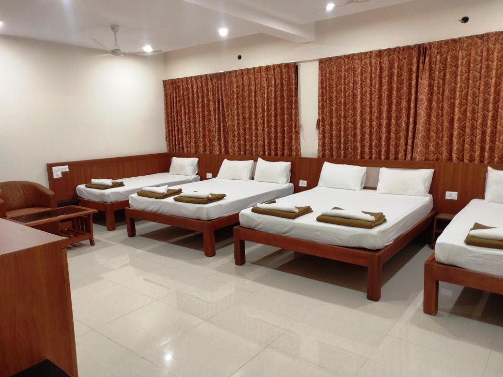 Family Room room - Image 2
