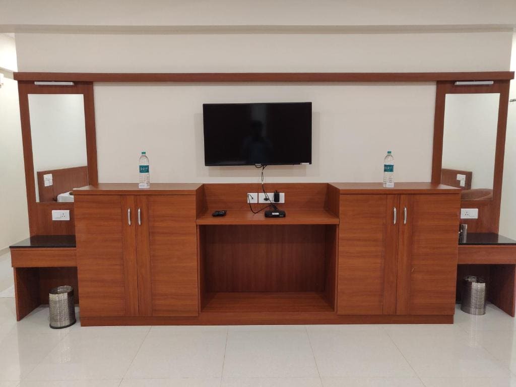 Family Room room - Image 3
