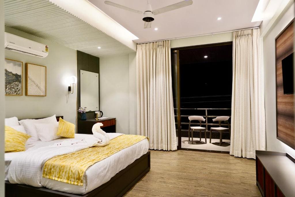 Deluxe Room room - Image 3