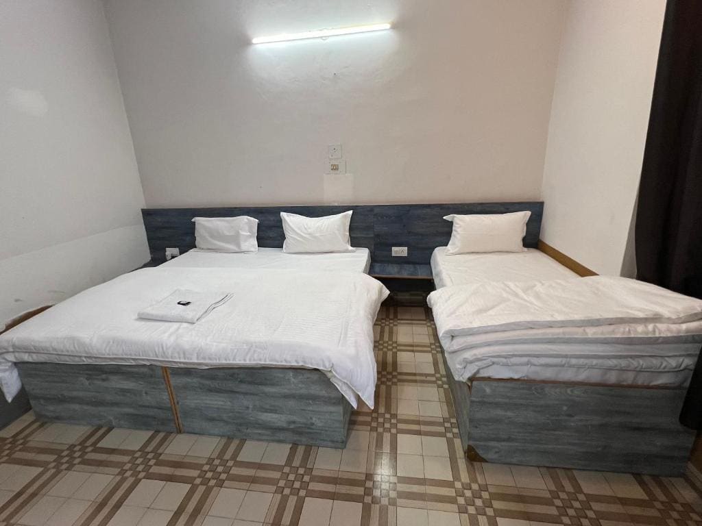 Triple Room with Mountain View room - Image 1