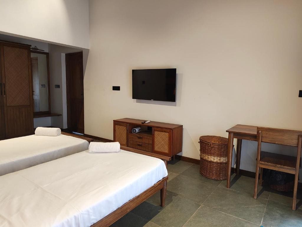 Twin Room with Mountain View room - Image 1